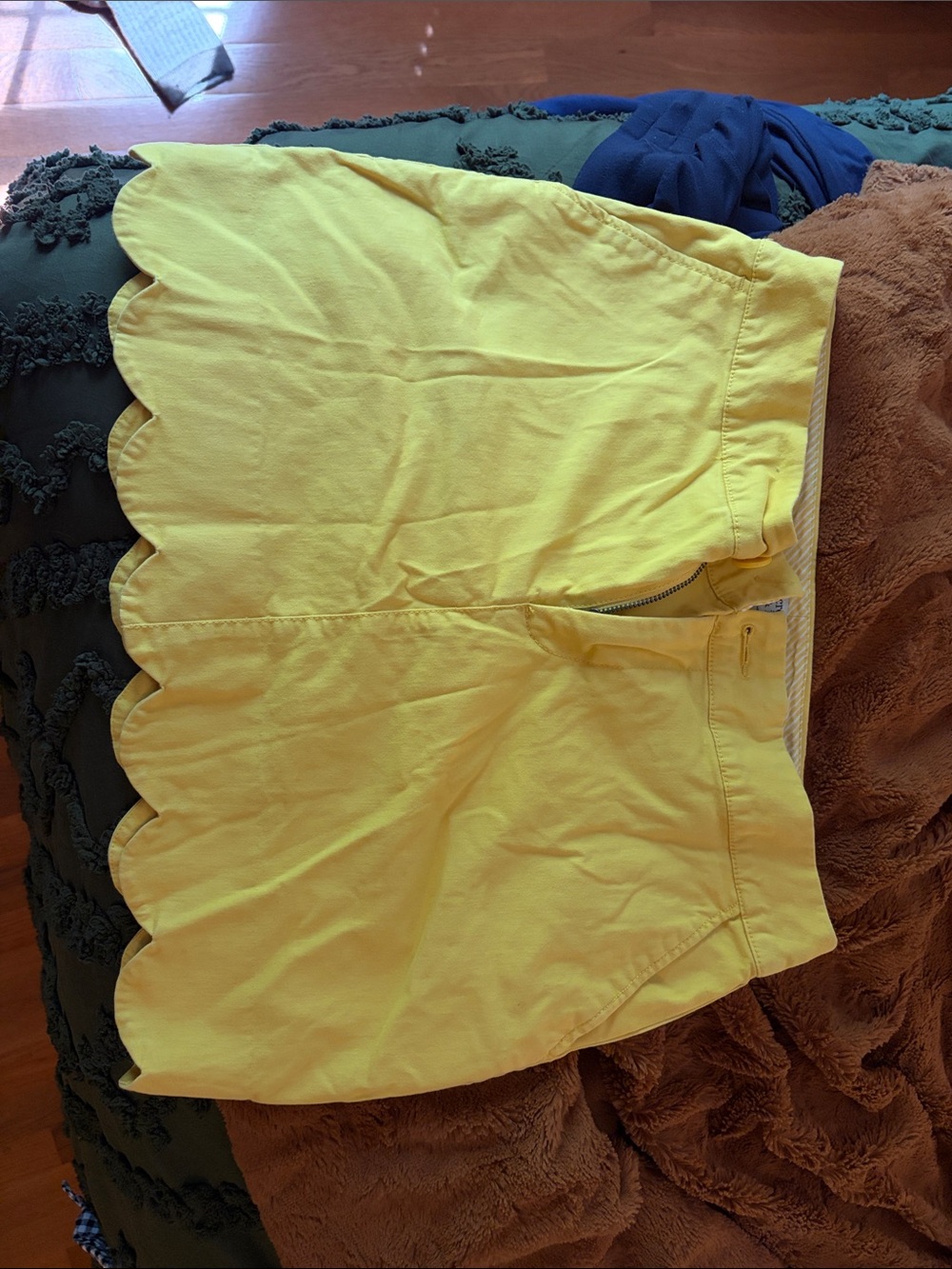 crown & ivy Yellow Scalloped Hem Skort